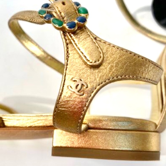 Chanel Leather Knee High Gripoix Embellished ‘CC’ Logo Gold Gladiator Sandals - Picture 8 of 9